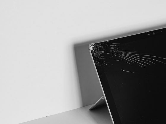 Kan en ødelagt computerskærm repareres? 4 ødelagt skærm