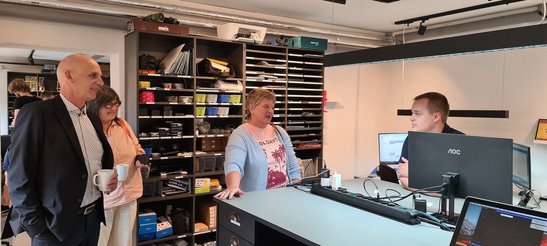 Hvidovre borgmester og kommunaldirektør på besøg hos GladTeknik 12 Hvidovre borgmester og kommunaldirektør på besøg hos GladTeknik 12