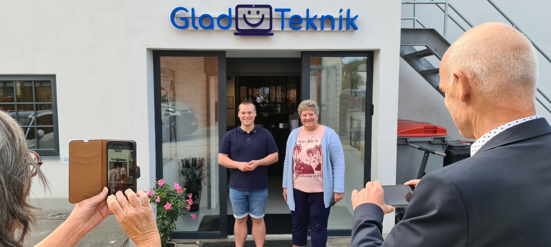 Hvidovre borgmester og kommunaldirektør på besøg hos GladTeknik 17 Hvidovre borgmester og kommunaldirektør på besøg hos GladTeknik 17